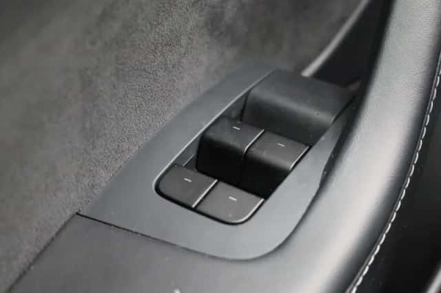 Tesla Model 3 (2021) thumbnail 33