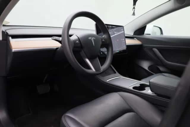 Tesla Model 3 (2021) thumbnail 35