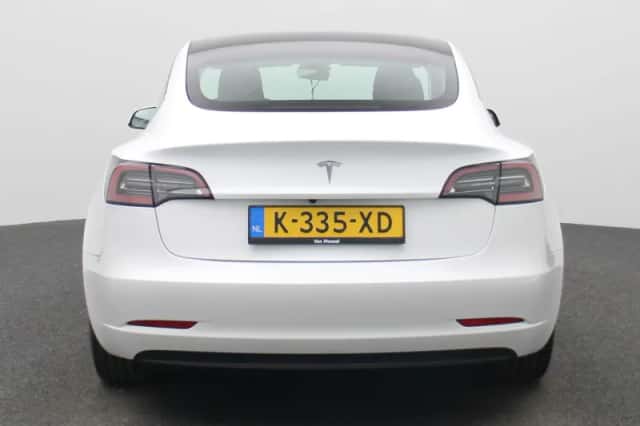 Tesla Model 3 (2021) thumbnail 6