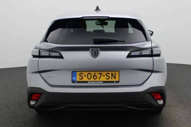 Peugeot 308 (2023) thumbnail 6
