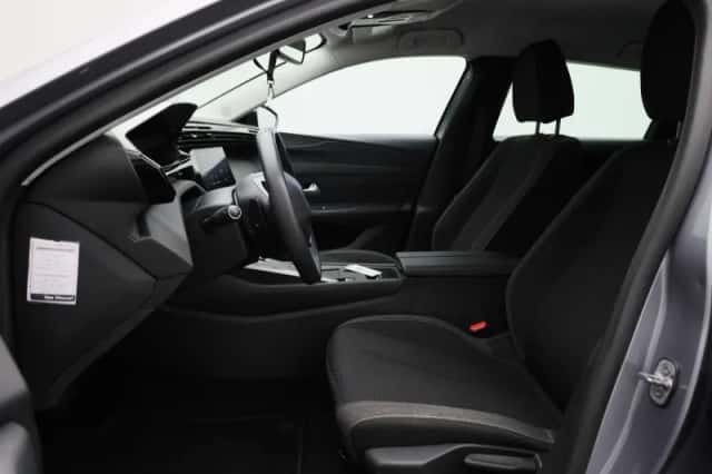 Peugeot 308 (2023) thumbnail 10