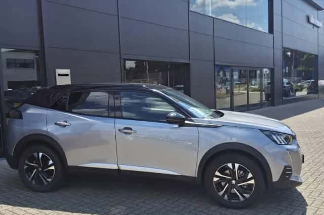 Peugeot e-2008 (2023) thumbnail 5