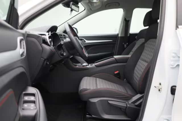 MG ZS EV (2023) thumbnail 12