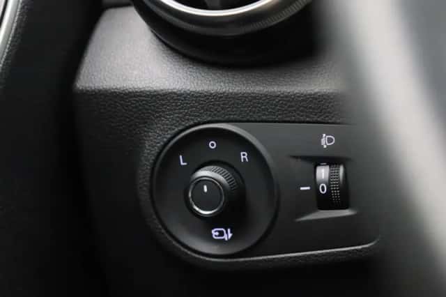MG ZS EV (2021) thumbnail 30