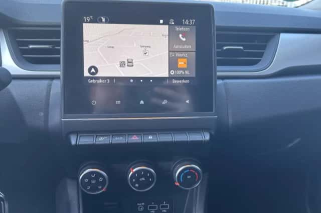 Renault Captur (2022) thumbnail 9