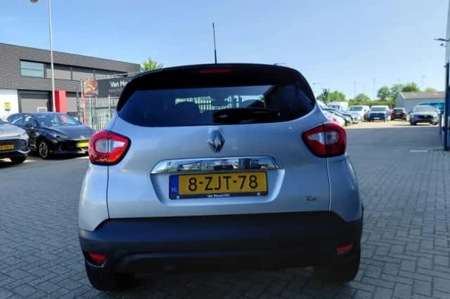 Renault Captur (2015) thumbnail 4