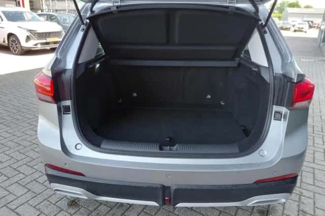 MG ZS (2025) thumbnail 4