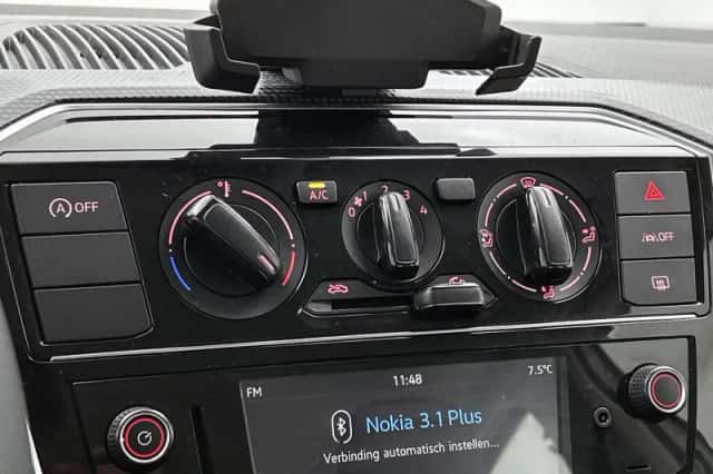 Volkswagen Up! (2021) thumbnail 16
