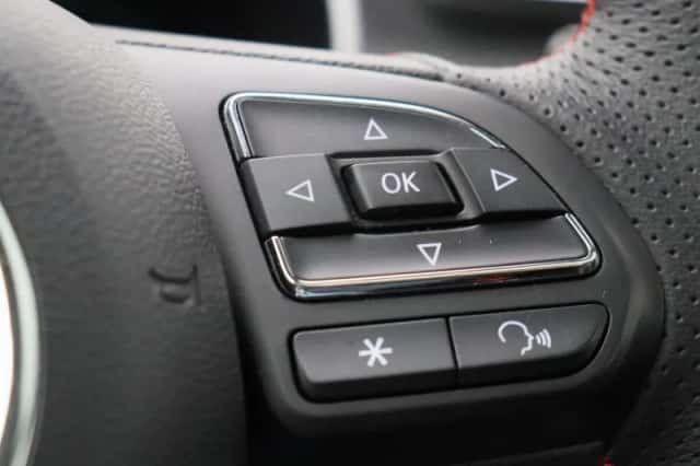 MG ZS EV (2023) thumbnail 23