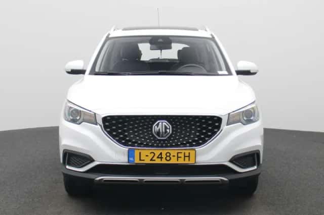 MG ZS EV (2021) thumbnail 3