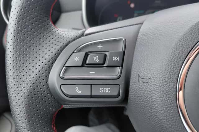 MG ZS EV (2023) thumbnail 14