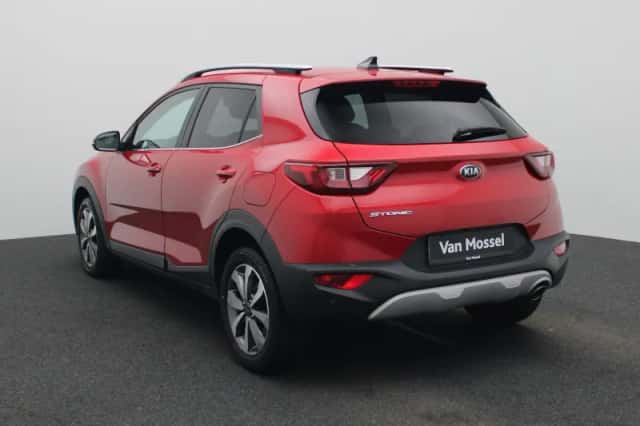Kia Stonic (2021) thumbnail 3