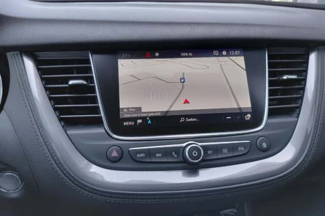 Opel Grandland X (2018) thumbnail 18