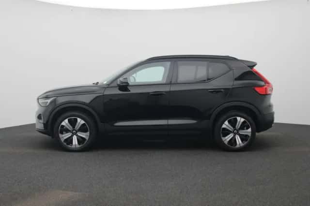 Volvo XC40 (2023) thumbnail 4