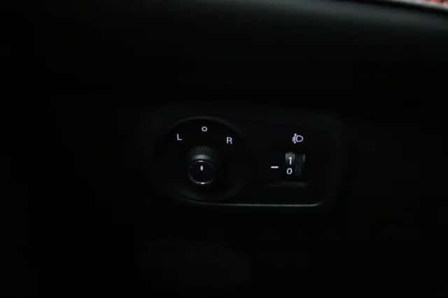 MG ZS EV (2023) thumbnail 23