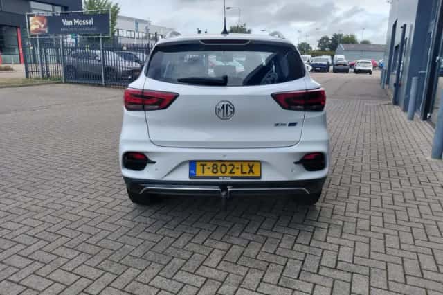 MG ZS EV (2023) thumbnail 5