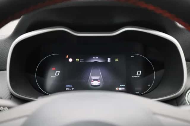 MG ZS EV (2025) thumbnail 14