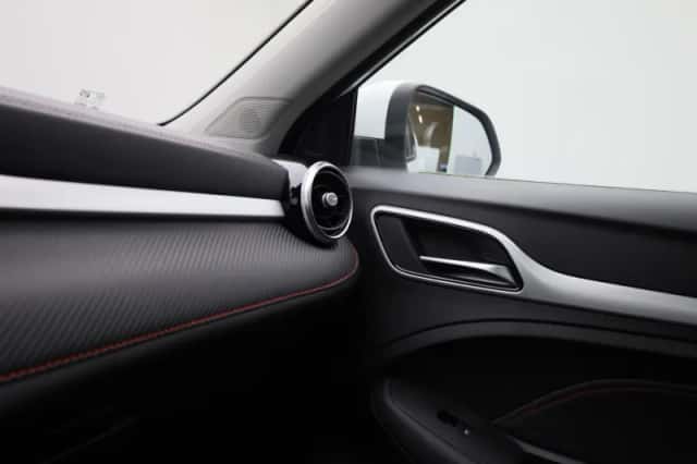 MG ZS EV (2025) thumbnail 26