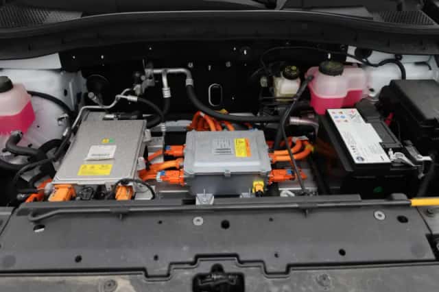 MG ZS EV (2025) thumbnail 35