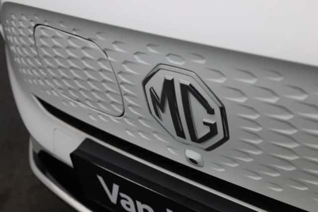 MG ZS EV (2025) thumbnail 36