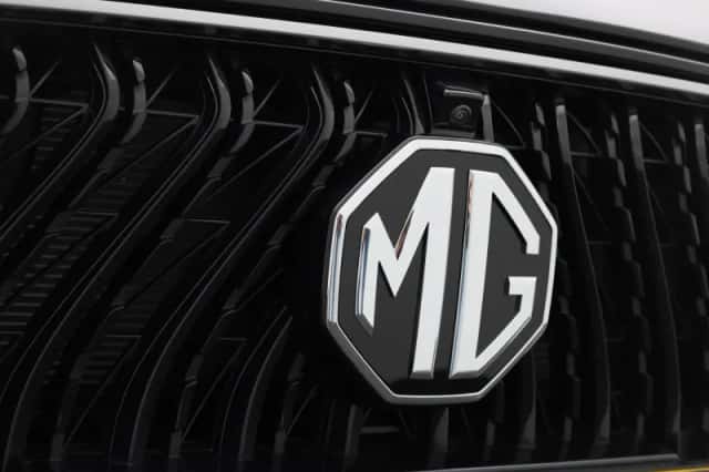 MG MG HS (2023) thumbnail 43