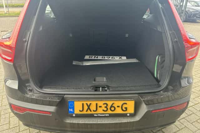 Volvo XC40 (2022) thumbnail 5