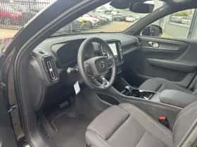 Volvo XC40 (2022) thumbnail 8