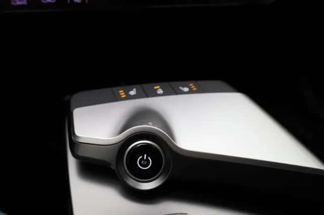 Kia EV6 (2023) thumbnail 24