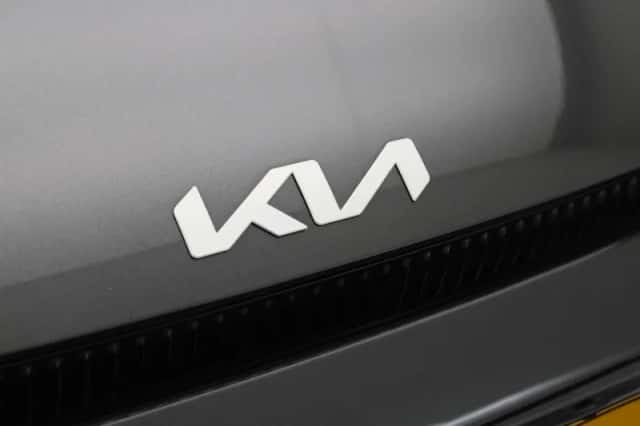Kia EV6 (2023) thumbnail 38
