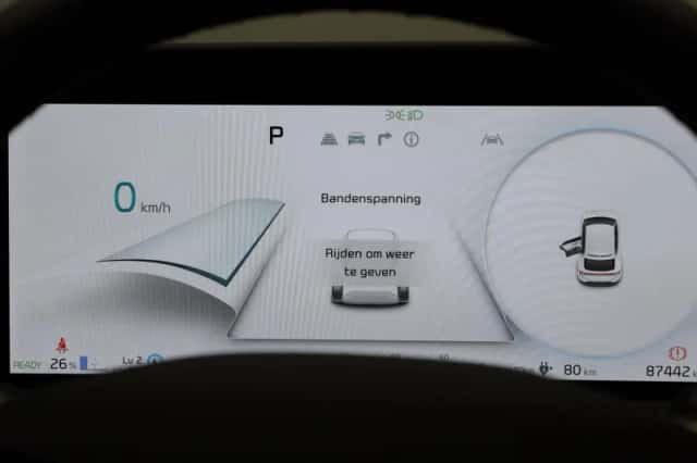 Kia EV6 (2023) thumbnail 9