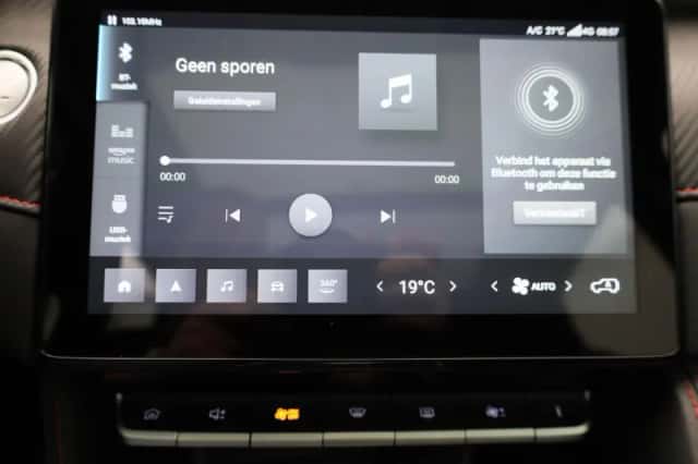 MG ZS EV (2023) thumbnail 23