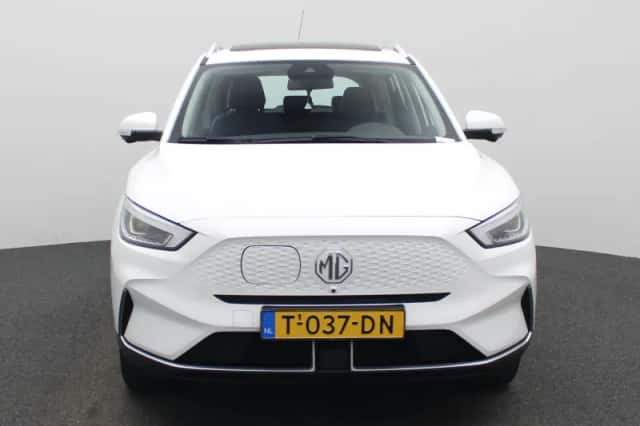 MG ZS EV (2023) thumbnail 3