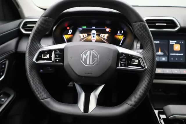 MG ZS (2025) thumbnail 7