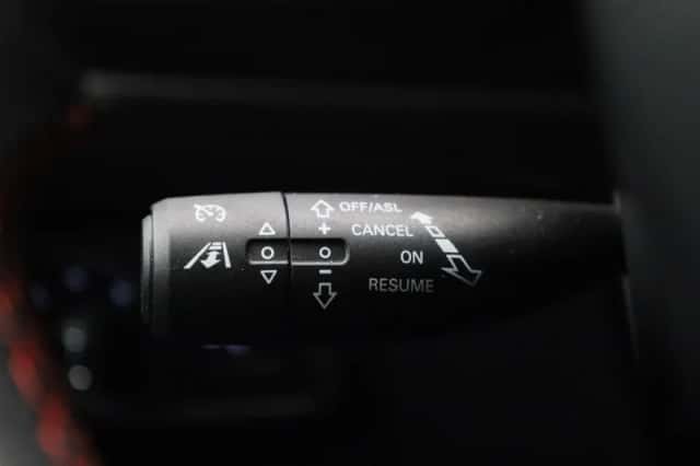 MG ZS EV (2023) thumbnail 18