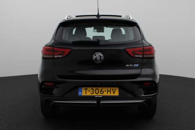 MG ZS EV (2023) thumbnail 5