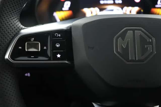 MG ZS (2025) thumbnail 15