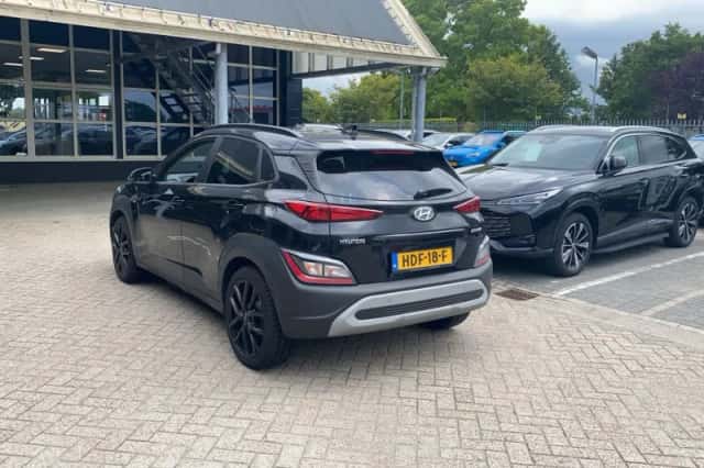 Hyundai Kona (2022) thumbnail 2