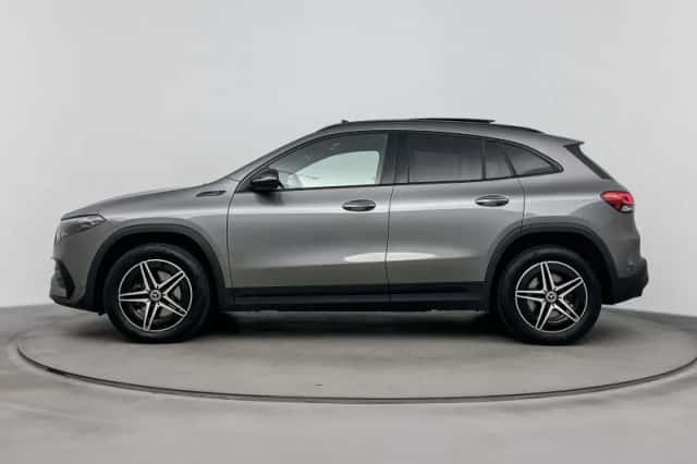Mercedes-Benz EQA (2021) thumbnail 2