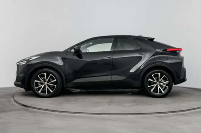 Toyota C-HR (2026) thumbnail 2