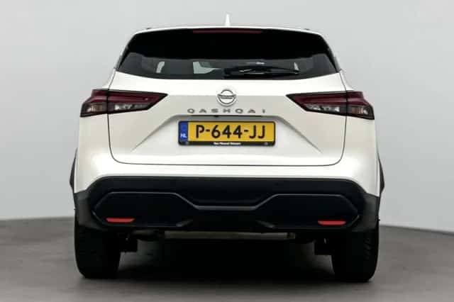 Nissan Qashqai (2022) thumbnail 3
