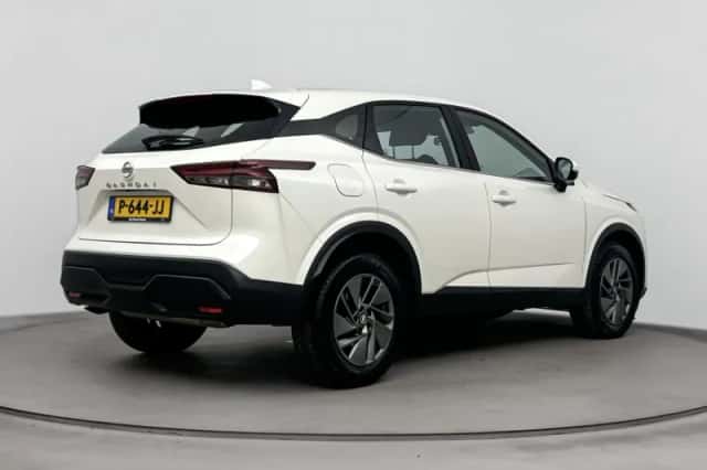 Nissan Qashqai (2022) thumbnail 4