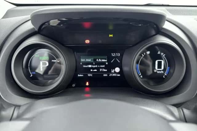 Toyota Yaris (2021) thumbnail 11