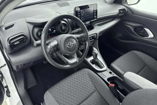 Toyota Yaris (2021) thumbnail 12