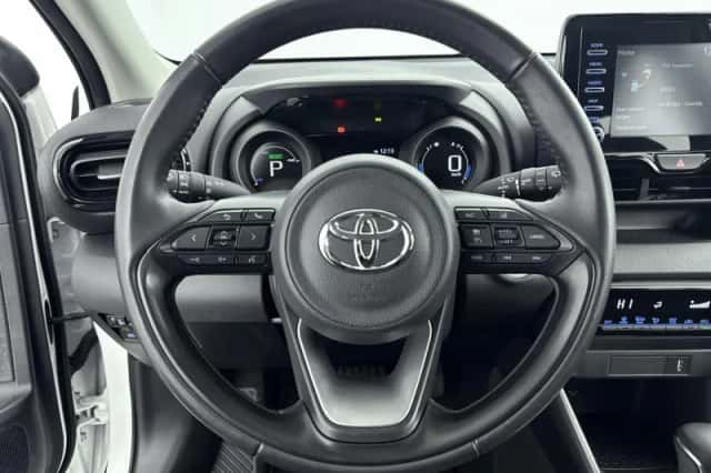 Toyota Yaris (2021) thumbnail 13