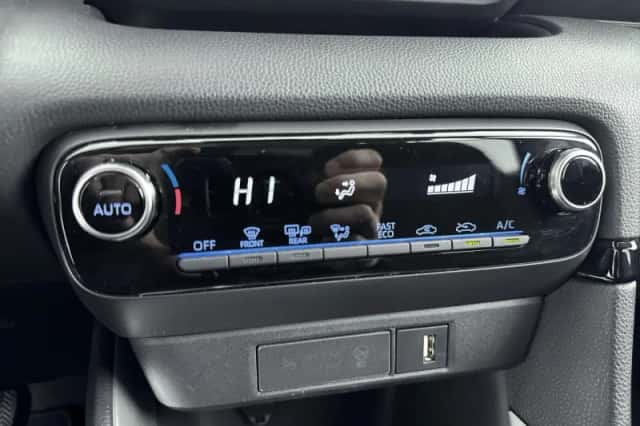 Toyota Yaris (2021) thumbnail 17