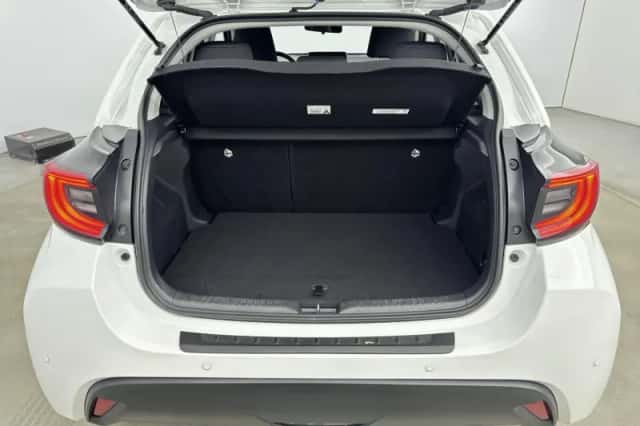 Toyota Yaris (2021) thumbnail 20