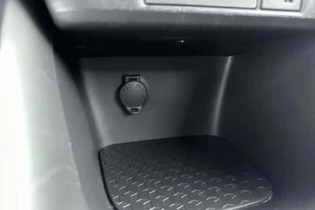 Toyota Yaris (2021) thumbnail 21