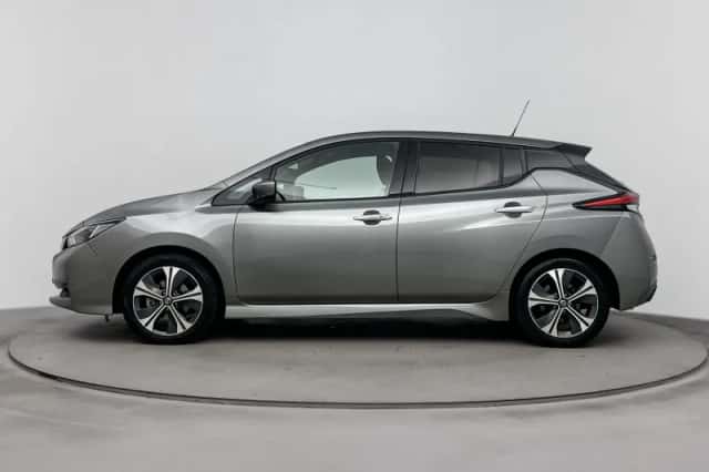Nissan Leaf (2021) thumbnail 2