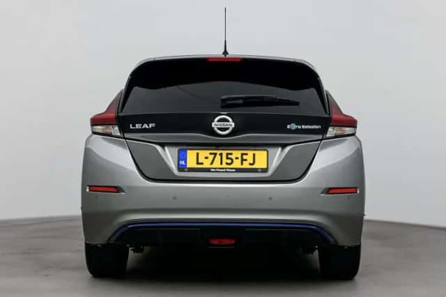 Nissan Leaf (2021) thumbnail 3