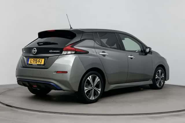 Nissan Leaf (2021) thumbnail 4